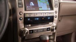 Odświeżony Lexus GX dostał zupełnie nową twarz