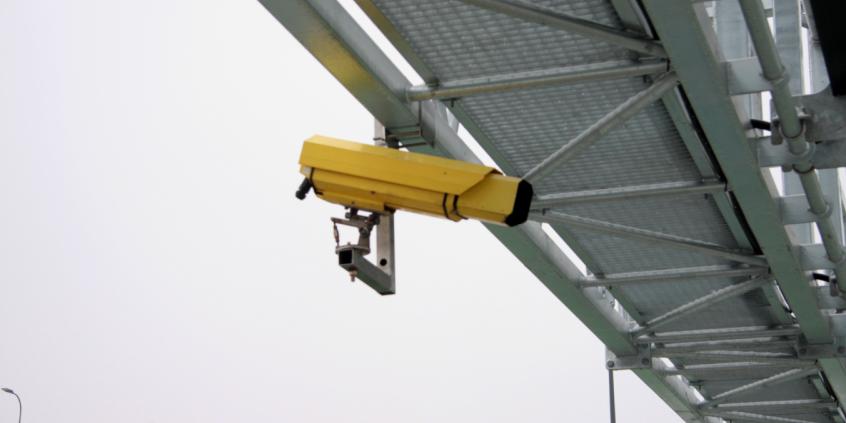 Kierowcy dostaną ważną informację przed odcinkowym pomiarem. Ruszają testy nowego znaku
