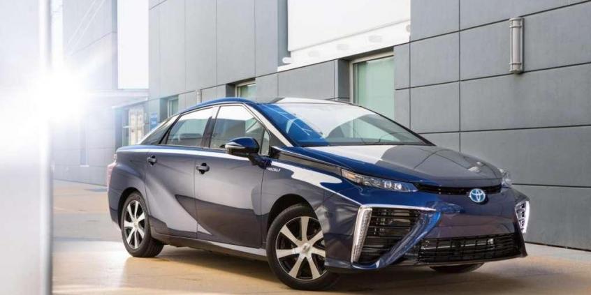 Toyota Mirai niespodziewanym sukcesem sprzedażowym