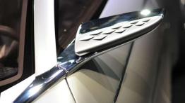 Nowi gracze na rynku kompaktów - relacja z Paryża