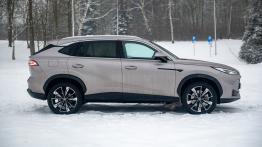 Porównanie: MG HS Hybrid+ Exclusive vs Nissan Qashqai e-Power Tekna+. Która hybryda lepsza?