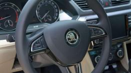 Skoda Superb - gdy uczennica przerasta mistrza