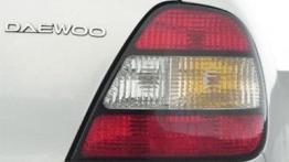 Daewoo Leganza - prawy tylny reflektor - wyłączony