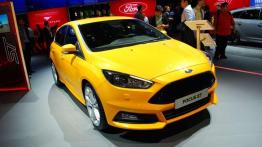 Nowi gracze na rynku kompaktów - relacja z Paryża