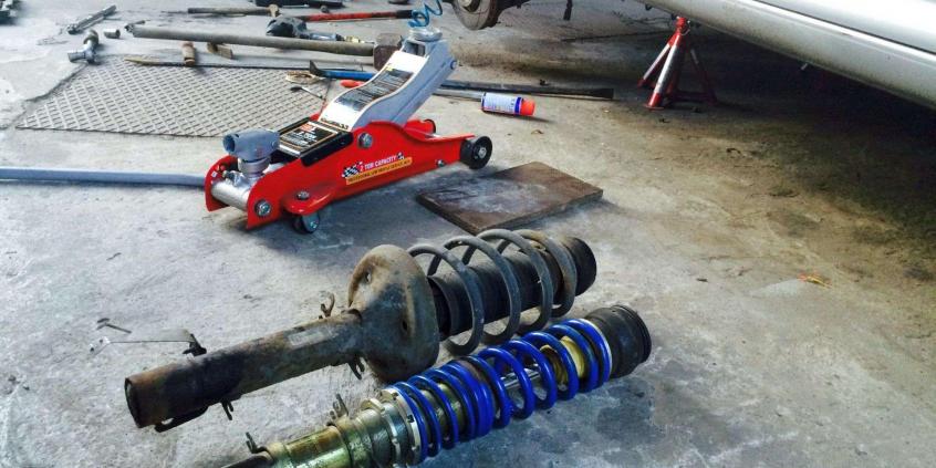 Zadanie na weekend: Jak samodzielnie wymienić zawieszenie?