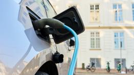 Koniec nadziei na pieniądze z programu NaszEauto. Dodatkowych dopłat z KPO nie będzie