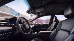 Toyota Camry tanieje o 42 tys. zł. Rocznik 2026 kosztuje teraz 149 800 zł