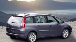 Tanie auta dla dużej rodziny. 5 propozycji w cenie do 25 tys. zł