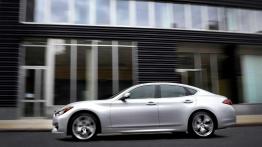 Odświeżone Infiniti Q70 zadebiutuje w Paryżu