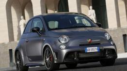 Abarth 695 biposto bije rekordy sprzedaży