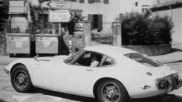 Żyje się tylko dwa razy